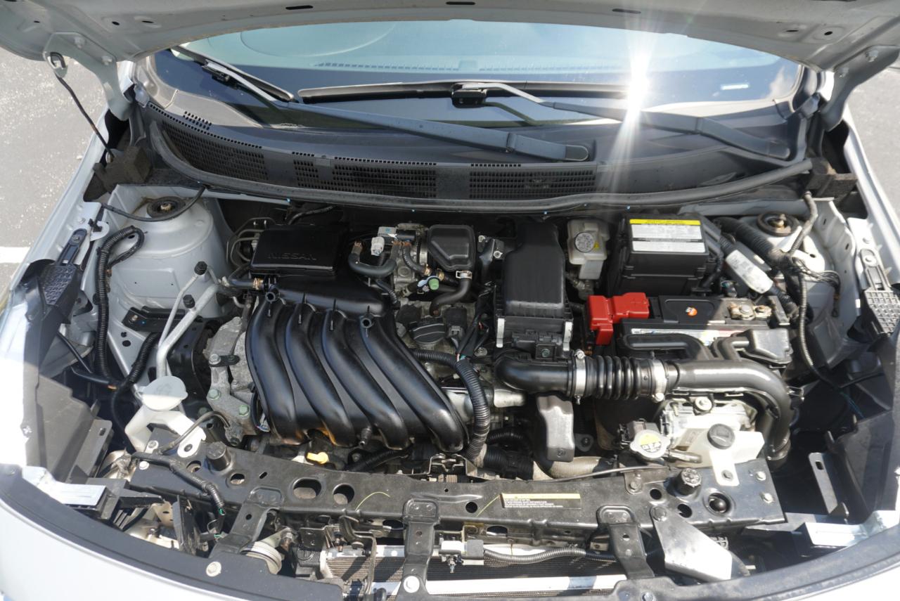 Nissan Versa Sedan SV CVT 2017