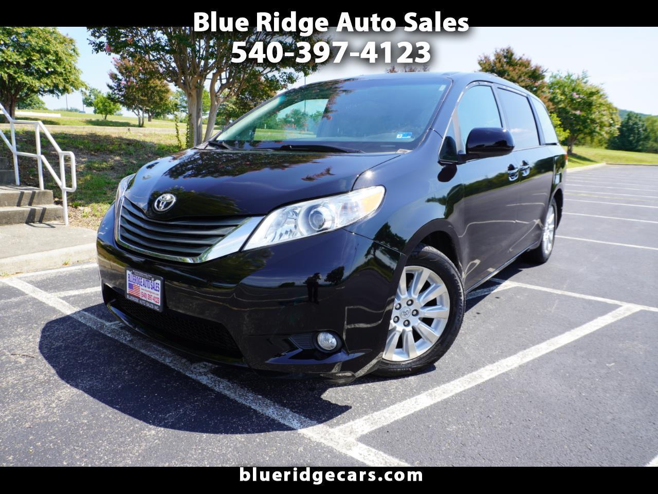 Toyota Sienna 5dr 7-Pass Van V6 XLE AWD (Natl) 2012