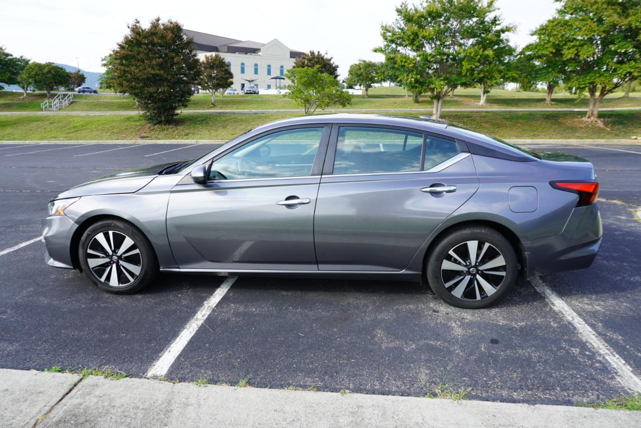 Nissan Altima 2.5 SV Sedan 2022