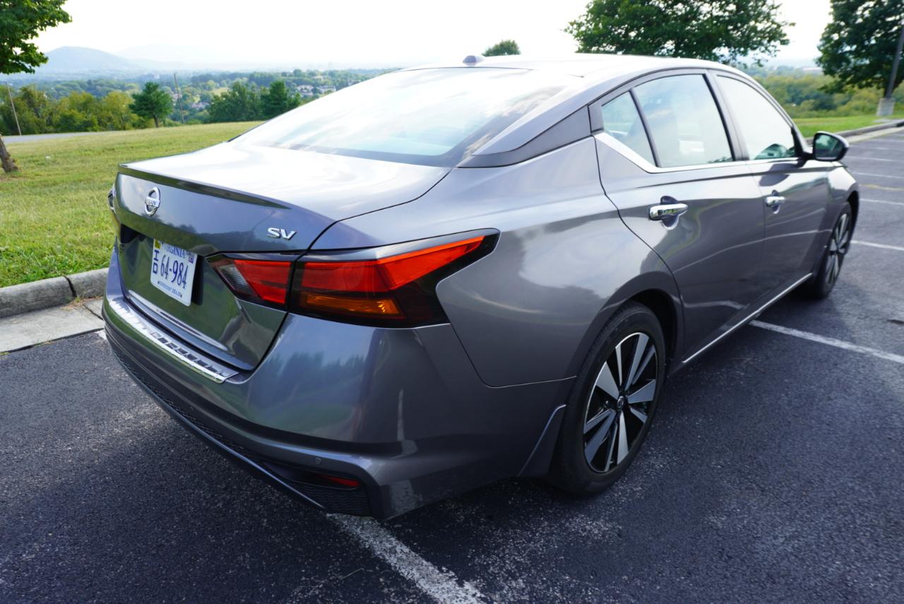 Nissan Altima 2.5 SV Sedan 2022