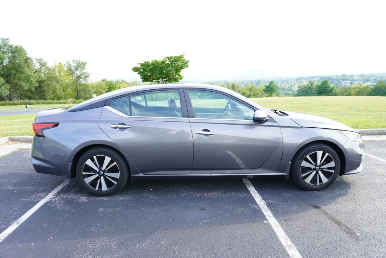 Nissan Altima 2.5 SV Sedan 2022