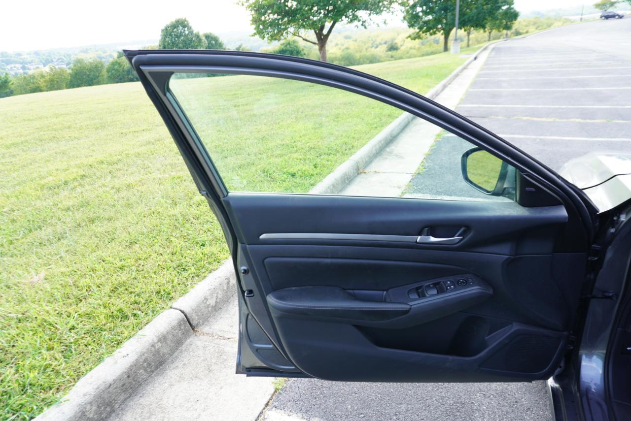 Nissan Altima 2.5 SV Sedan 2022