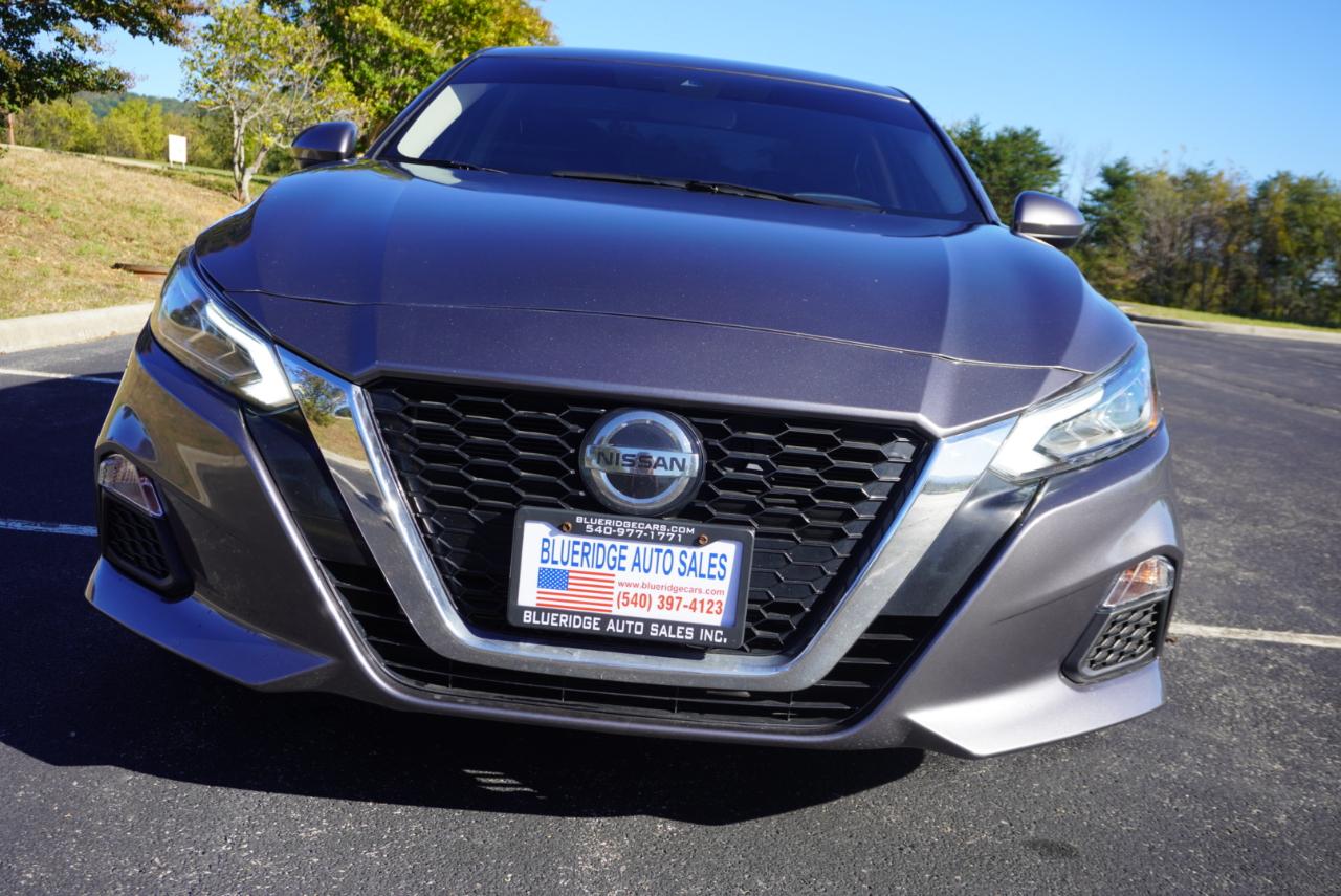 Nissan Altima 2.5 SV Sedan 2022