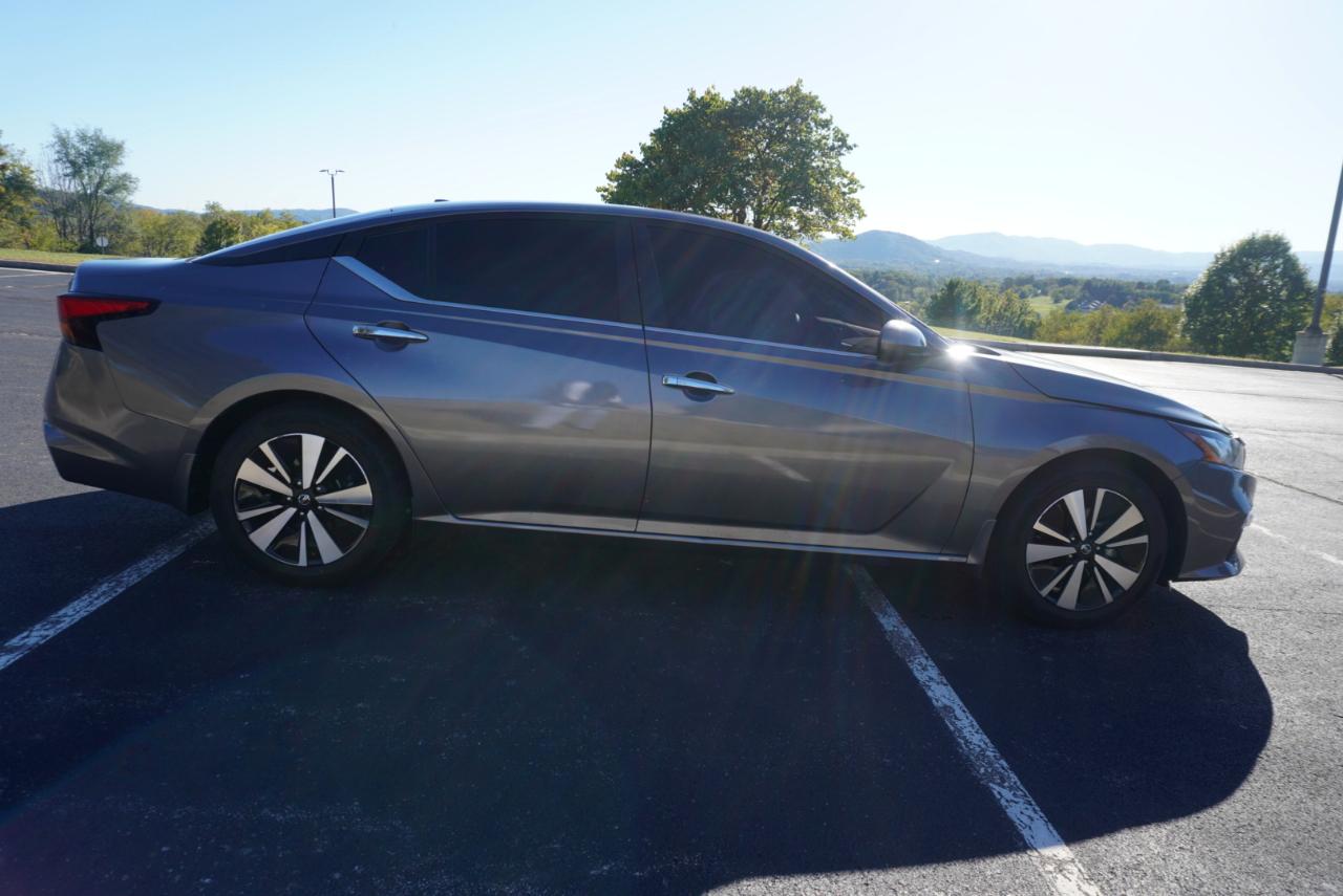 Nissan Altima 2.5 SV Sedan 2022