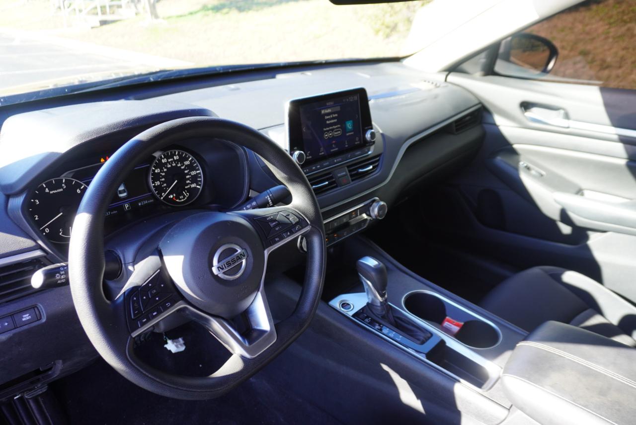 Nissan Altima 2.5 SV Sedan 2022