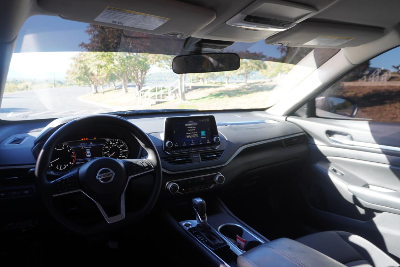 Nissan Altima 2.5 SV Sedan 2022