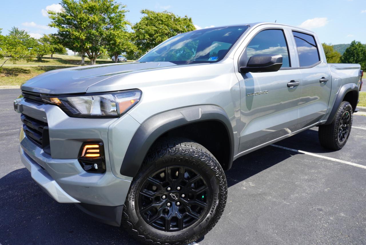 Chevrolet Colorado 4WD Crew Cab Trail Boss 2024