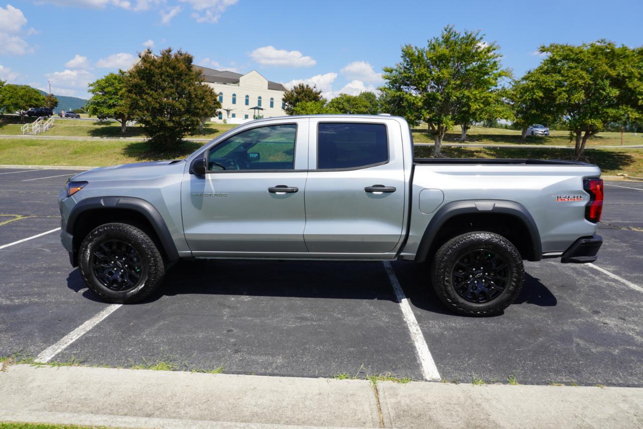 Chevrolet Colorado 4WD Crew Cab Trail Boss 2024