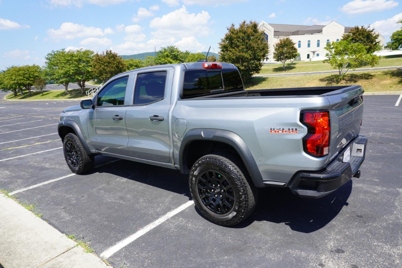 Chevrolet Colorado 4WD Crew Cab Trail Boss 2024