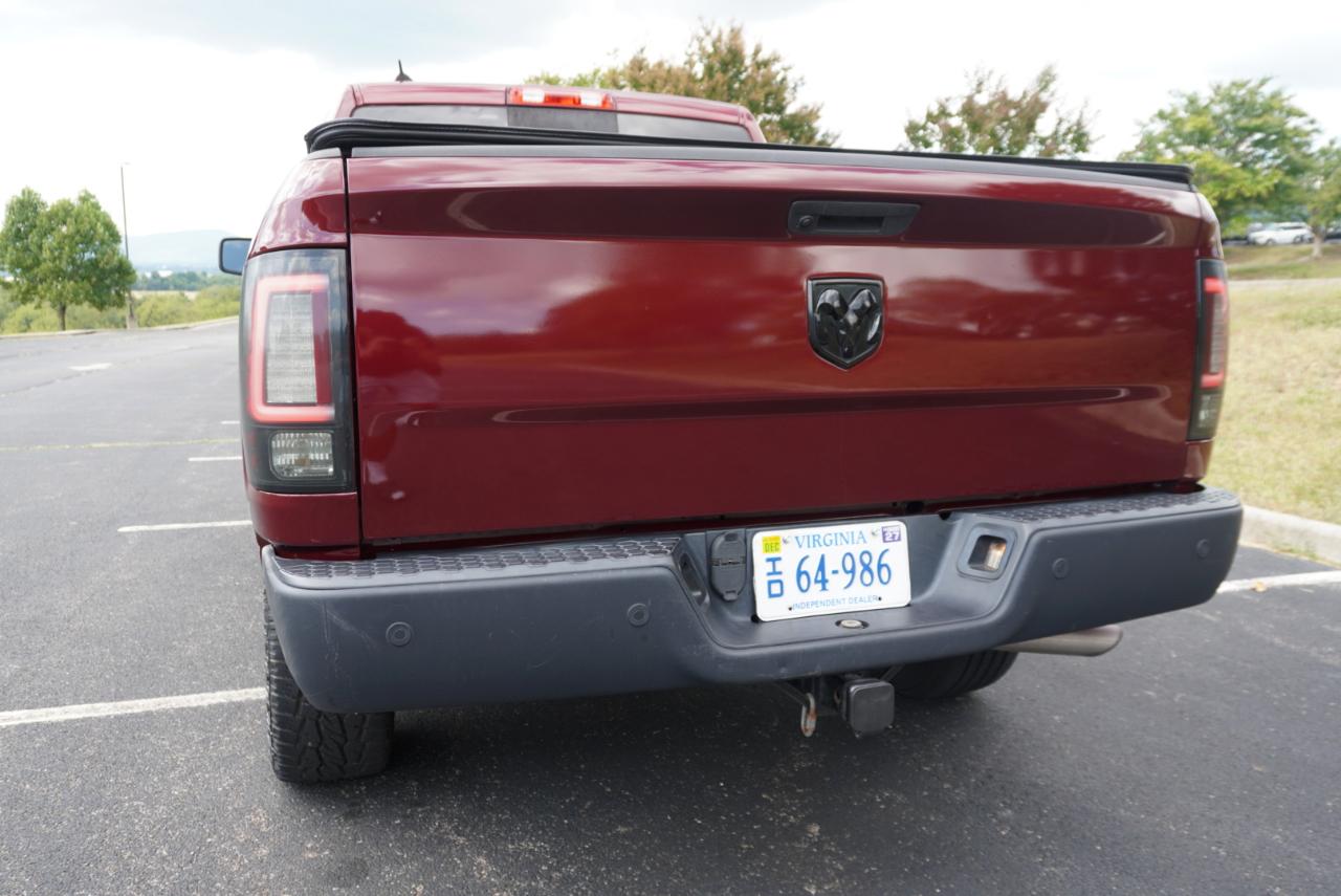 RAM 1500 Classic Warlock 4x4 Crew Cab 5'7" Box 2019