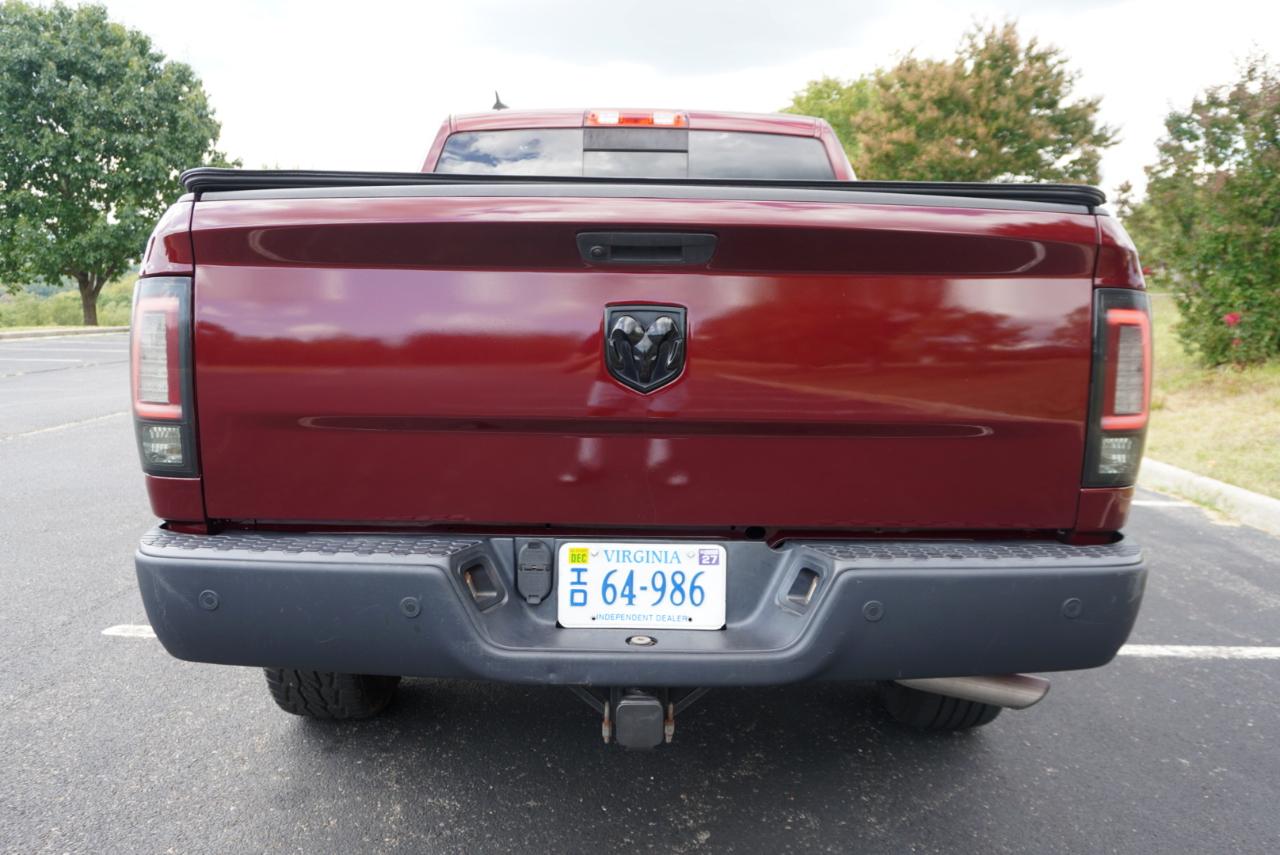 RAM 1500 Classic Warlock 4x4 Crew Cab 5'7" Box 2019