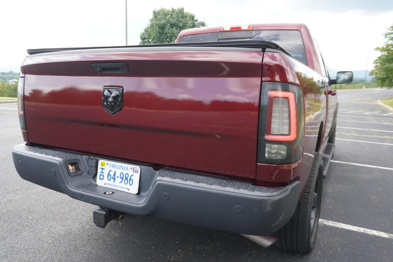 RAM 1500 Classic Warlock 4x4 Crew Cab 5'7" Box 2019