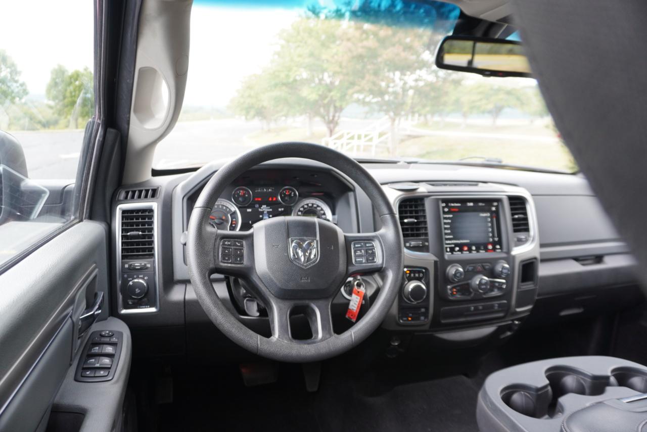 RAM 1500 Classic Warlock 4x4 Crew Cab 5'7" Box 2019