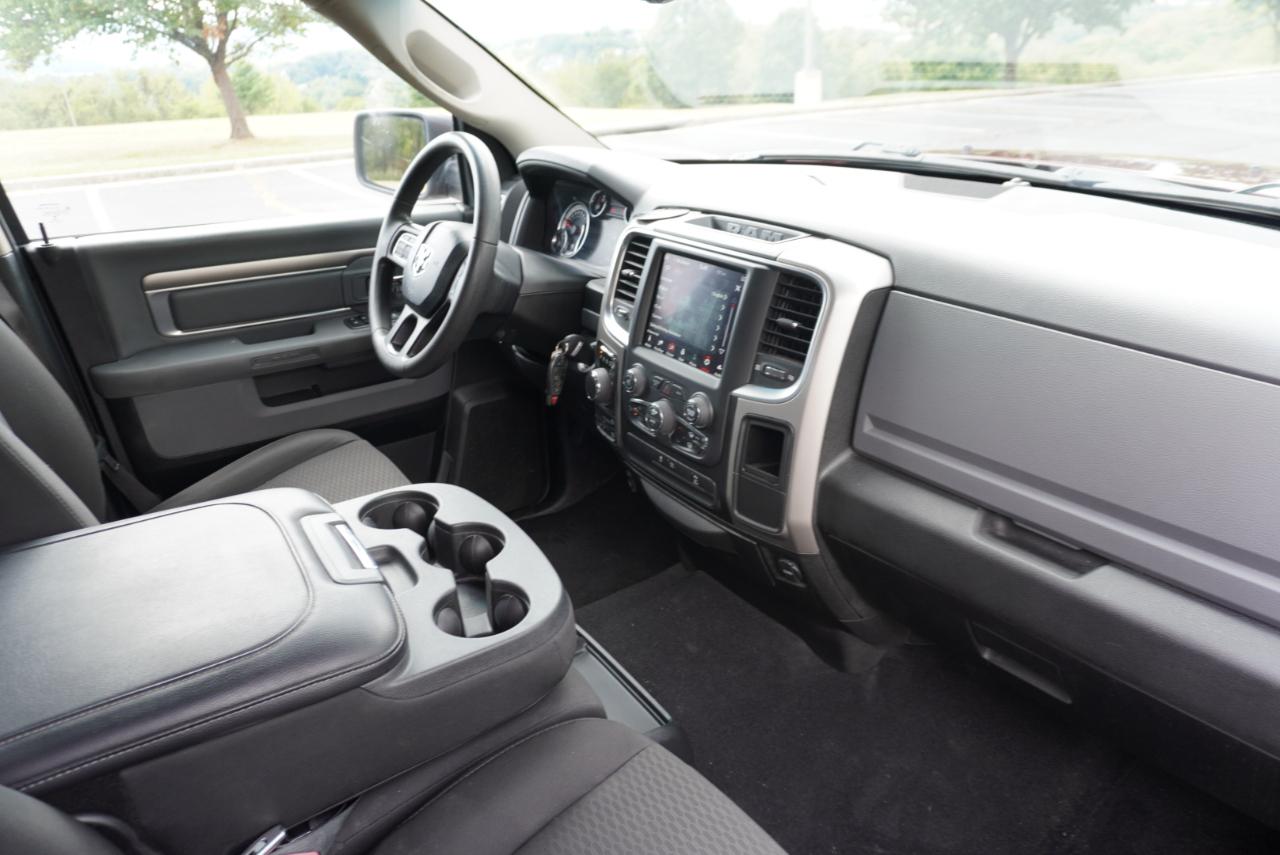 RAM 1500 Classic Warlock 4x4 Crew Cab 5'7" Box 2019