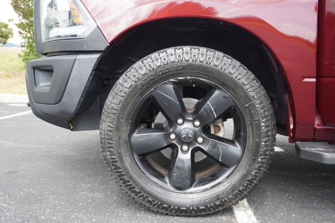 RAM 1500 Classic Warlock 4x4 Crew Cab 5'7" Box 2019