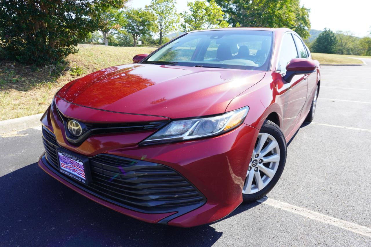 Toyota Camry XLE Auto (Natl) 2018