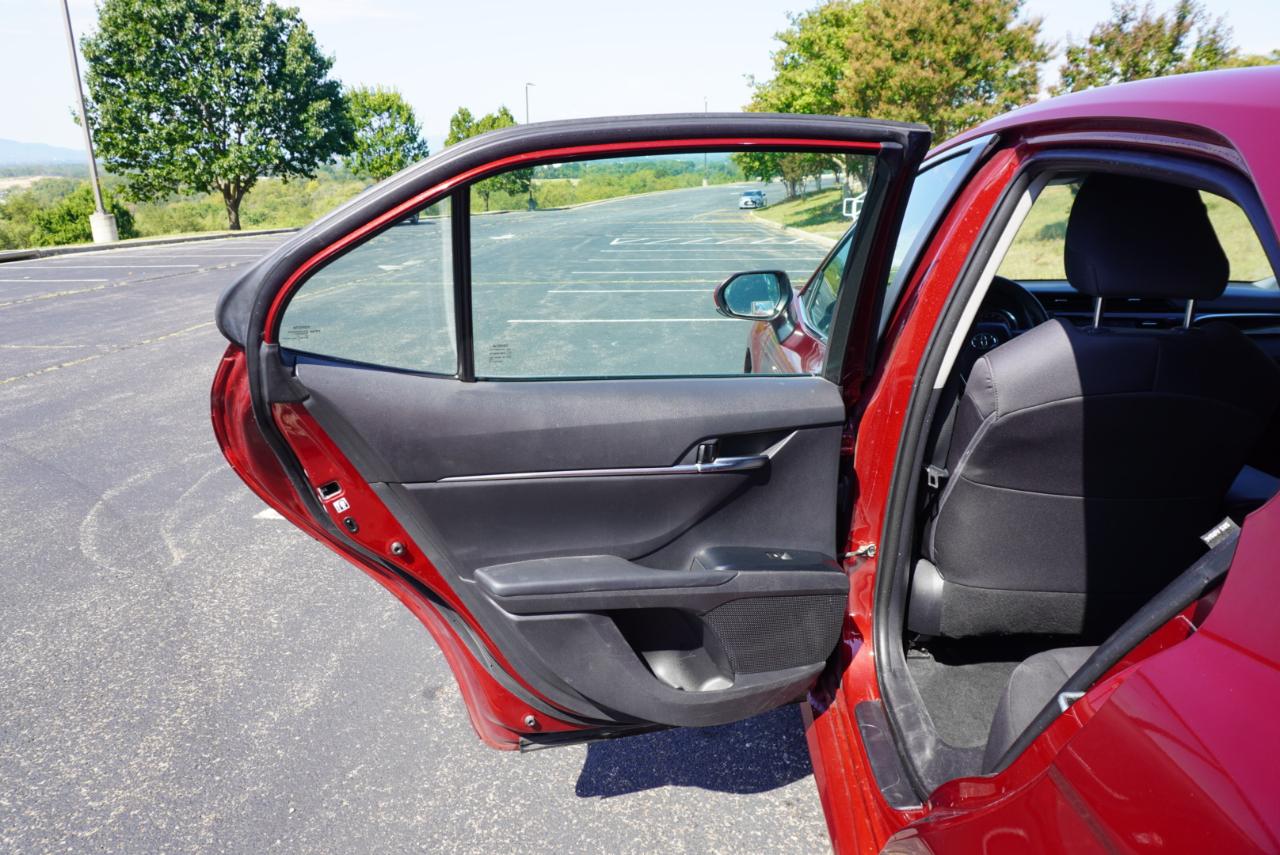 Toyota Camry XLE Auto (Natl) 2018