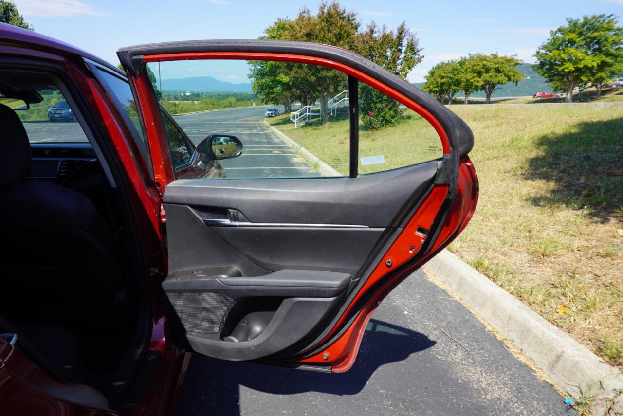 Toyota Camry XLE Auto (Natl) 2018
