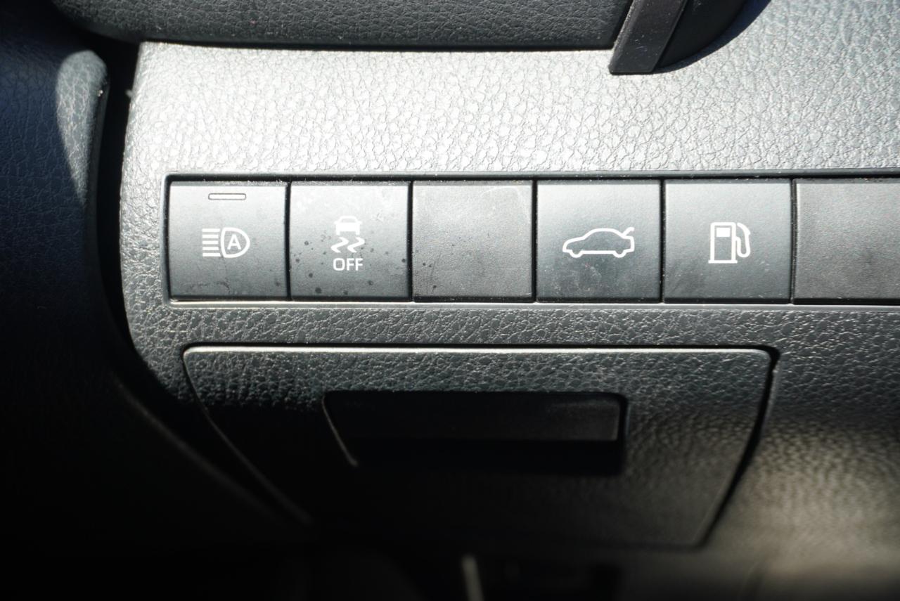 Toyota Camry XLE Auto (Natl) 2018