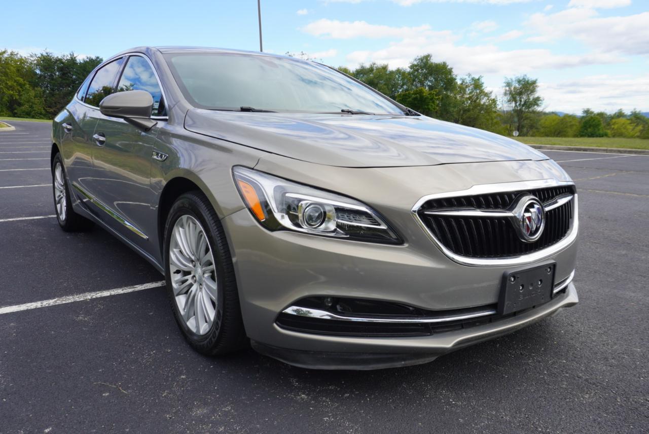 Buick LaCrosse 4dr Sdn Essence FWD 2019