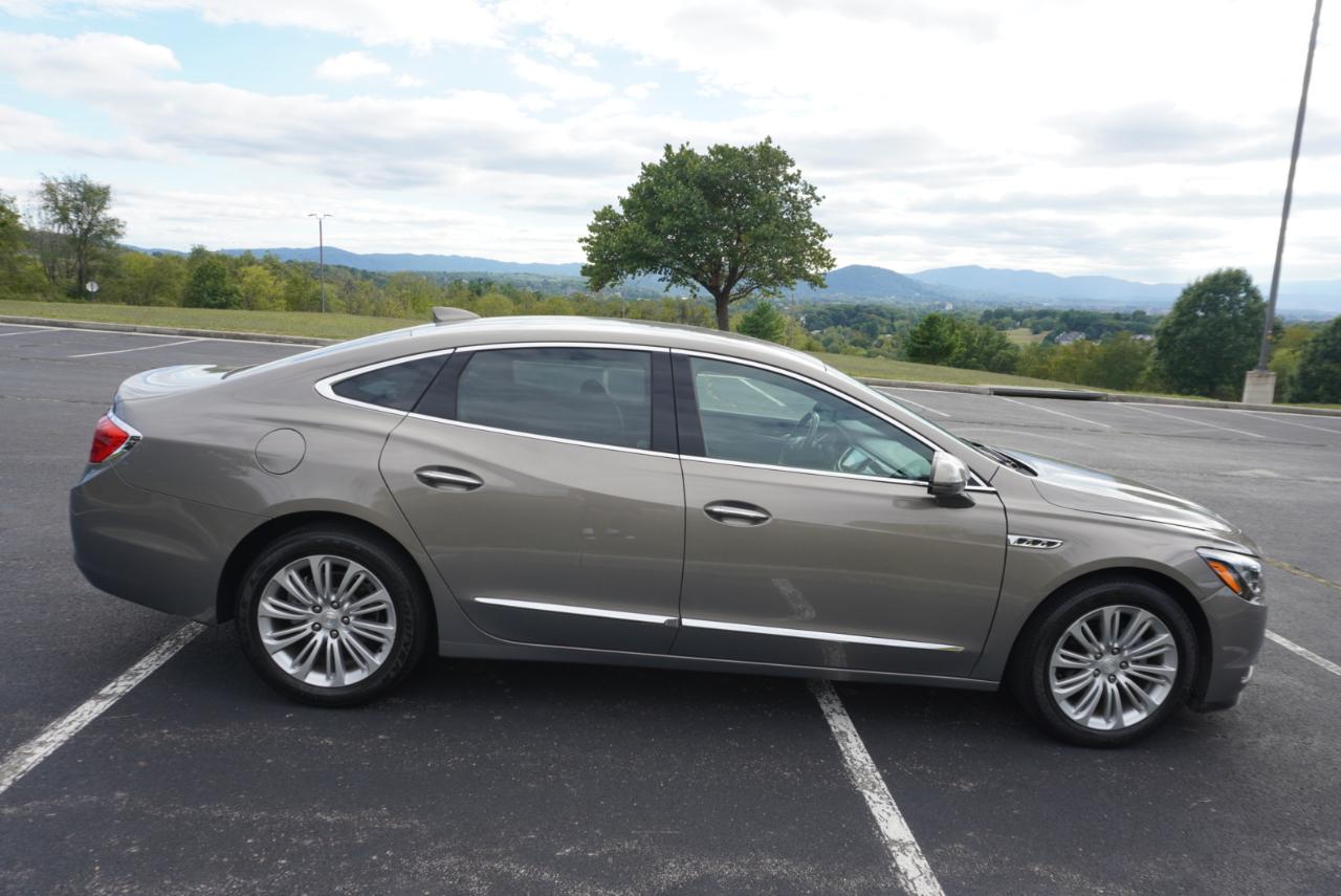 Buick LaCrosse 4dr Sdn Essence FWD 2019