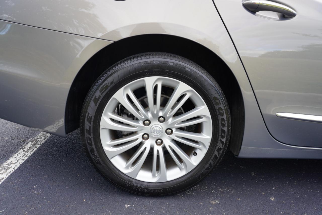Buick LaCrosse 4dr Sdn Essence FWD 2019