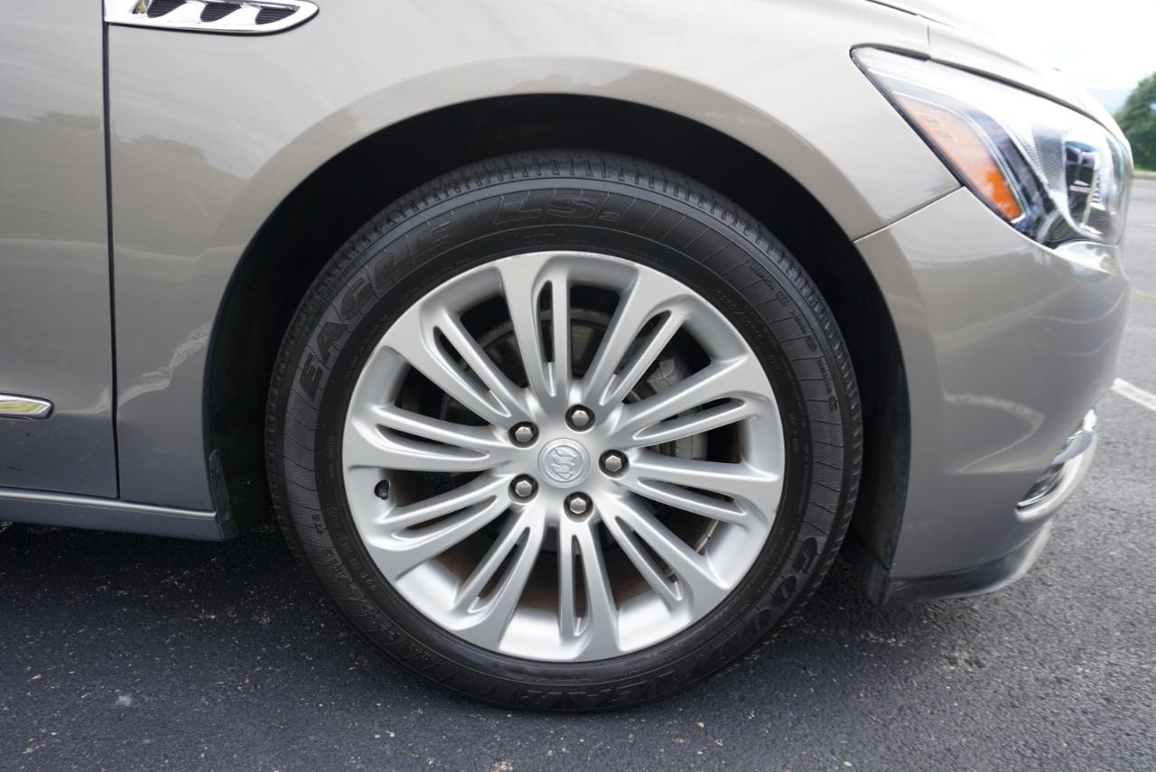 Buick LaCrosse 4dr Sdn Essence FWD 2019