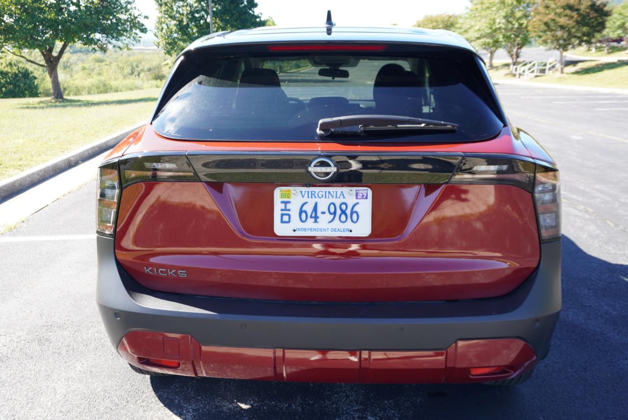 Nissan Kicks SV FWD 2025