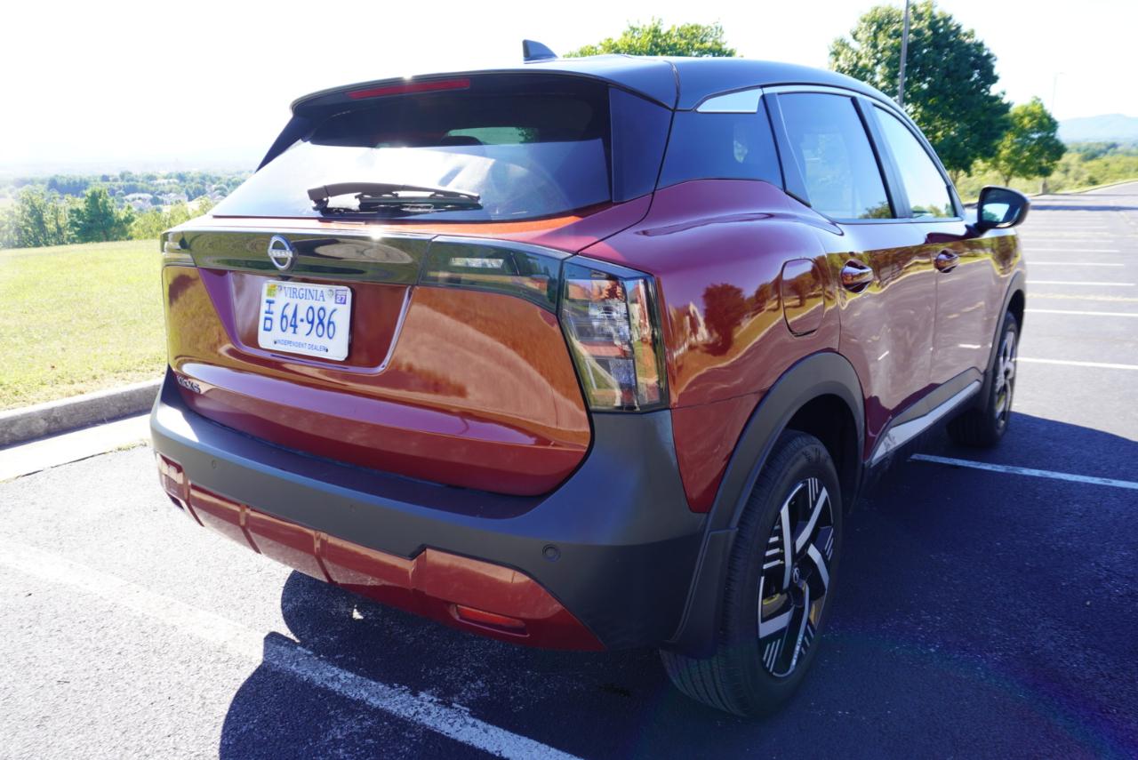Nissan Kicks SV FWD 2025