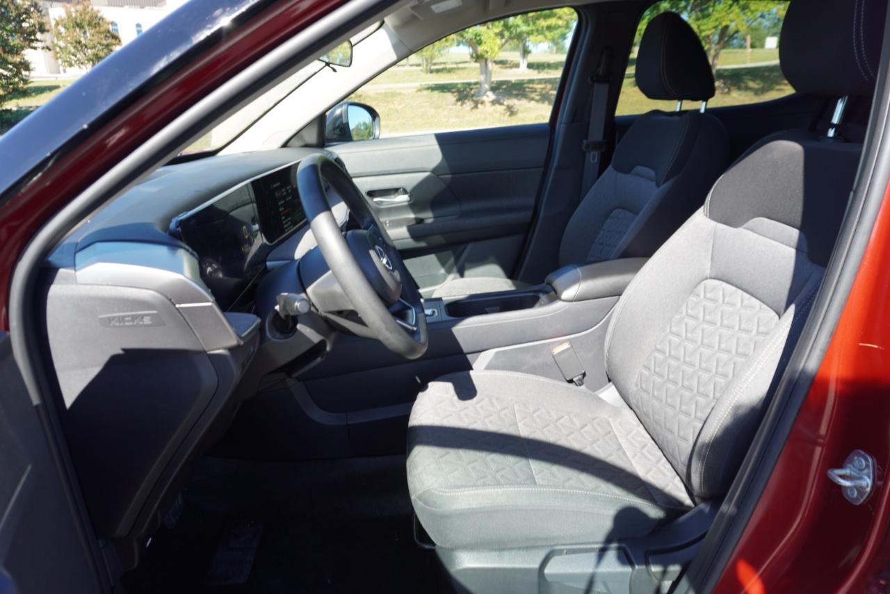 Nissan Kicks SV FWD 2025