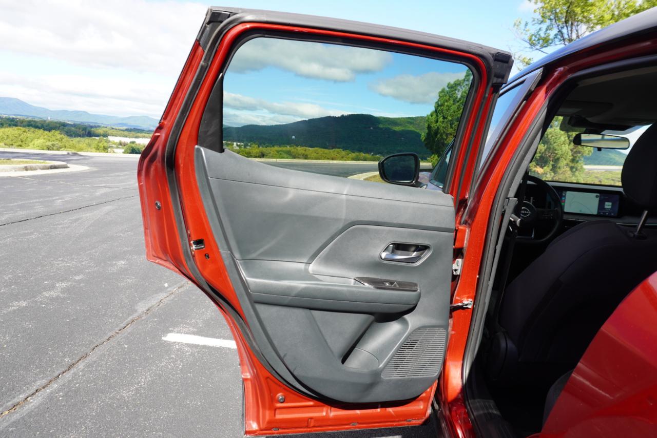 Nissan Kicks SV FWD 2025