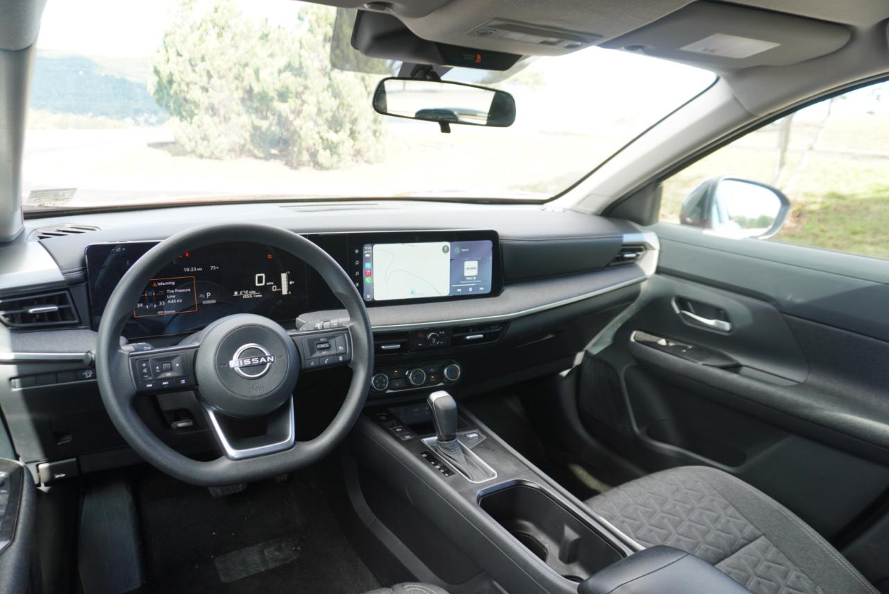 Nissan Kicks SV FWD 2025