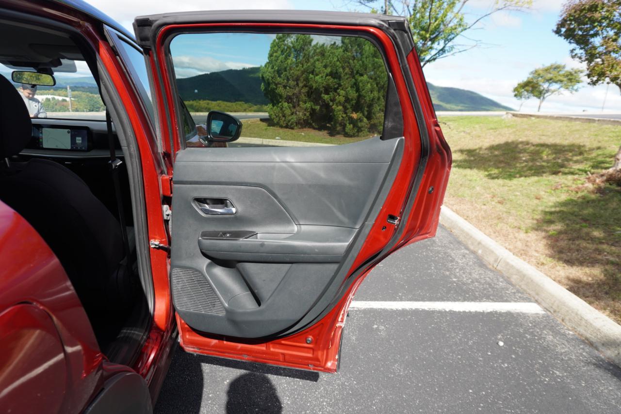 Nissan Kicks SV FWD 2025