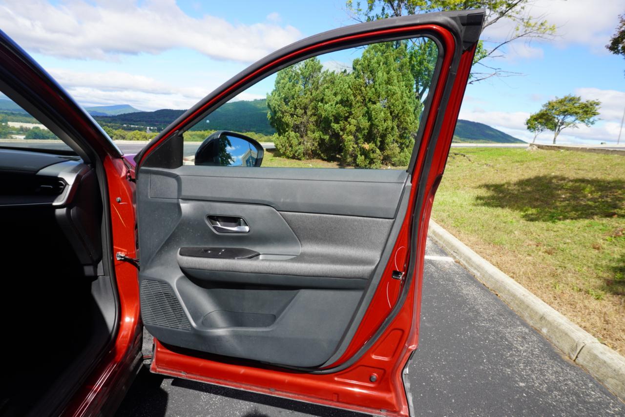 Nissan Kicks SV FWD 2025