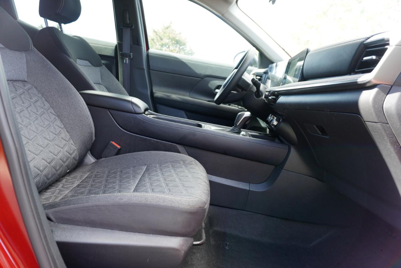 Nissan Kicks SV FWD 2025