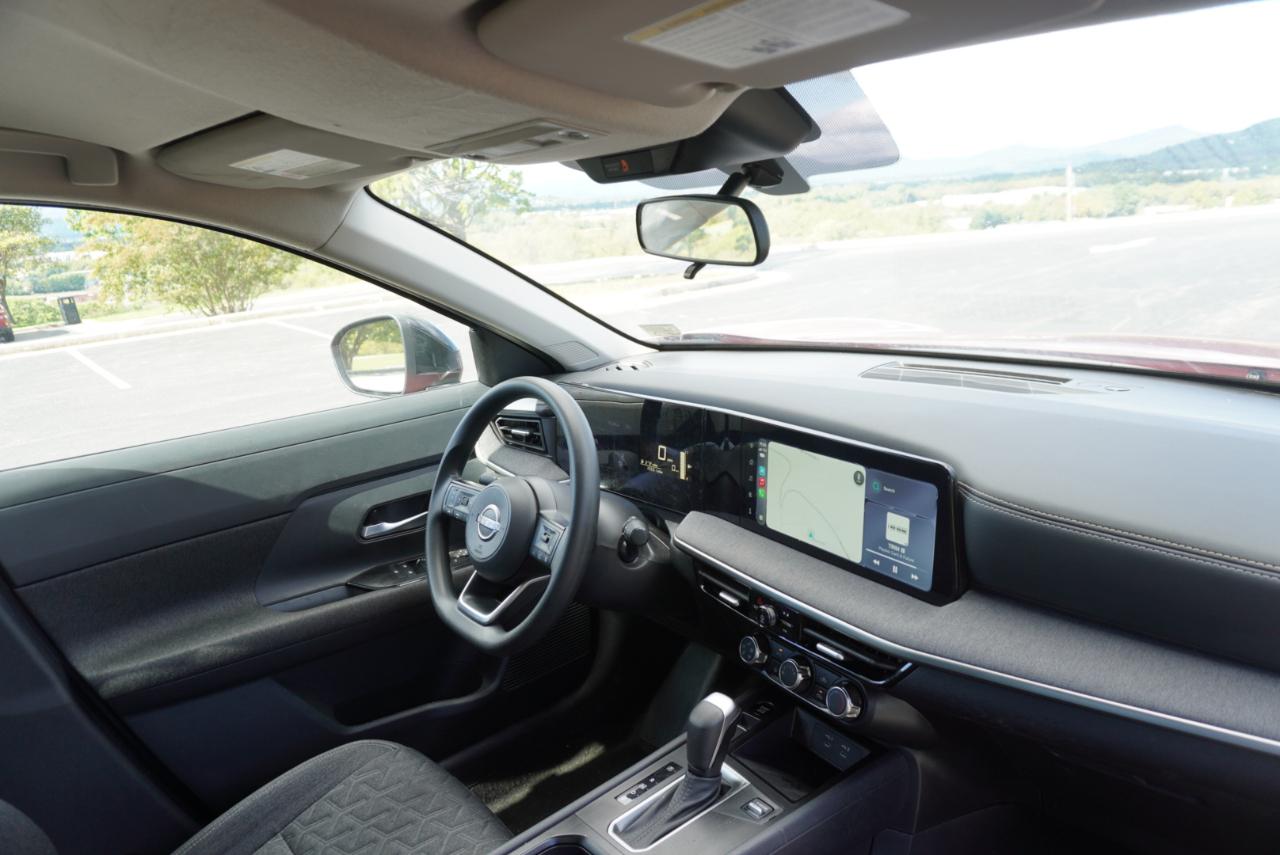 Nissan Kicks SV FWD 2025