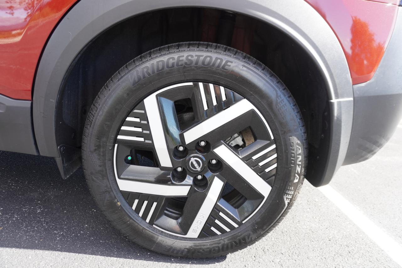 Nissan Kicks SV FWD 2025