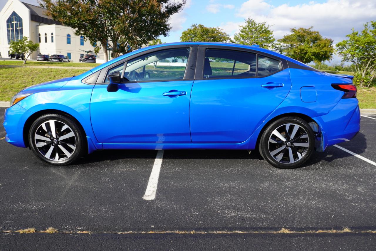 Nissan Versa SR CVT 2022