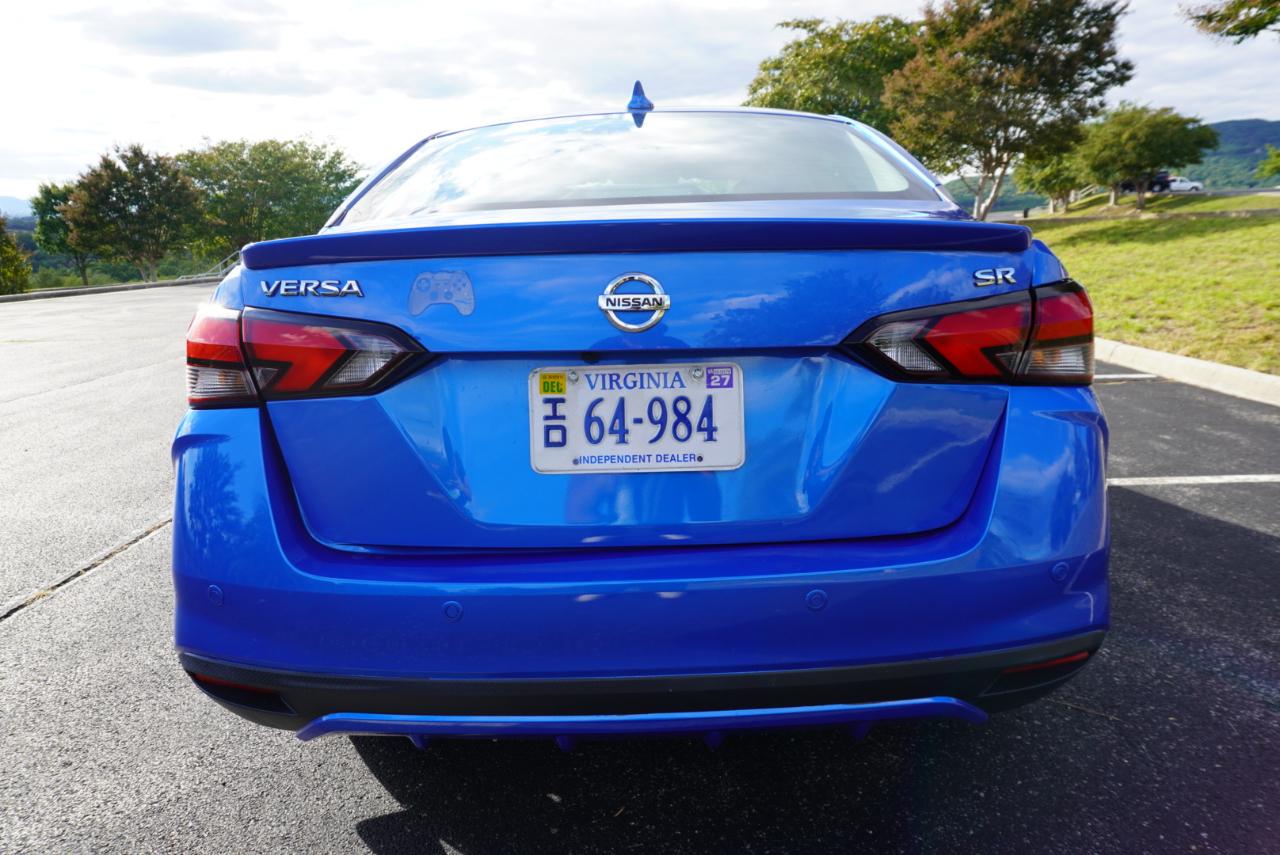 Nissan Versa SR CVT 2022
