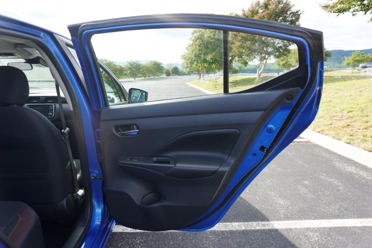 Nissan Versa SR CVT 2022