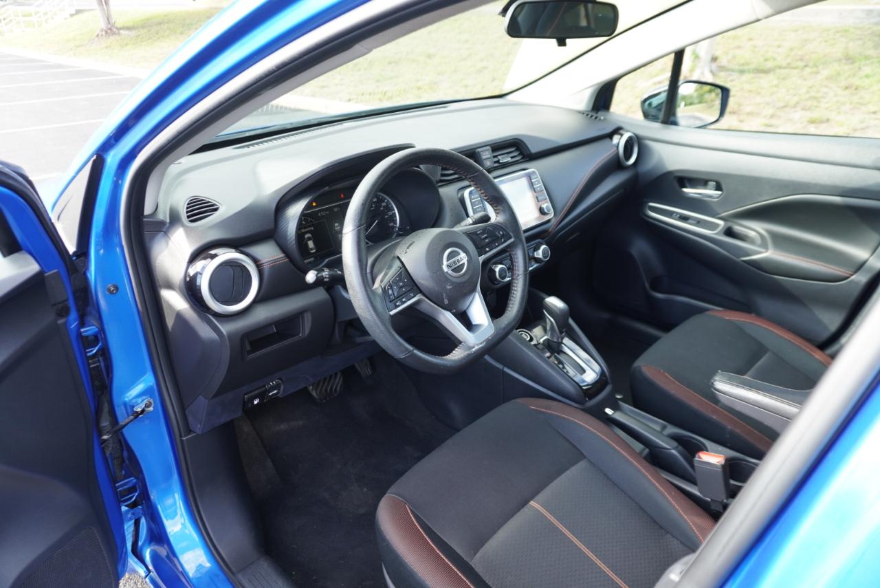 Nissan Versa SR CVT 2022