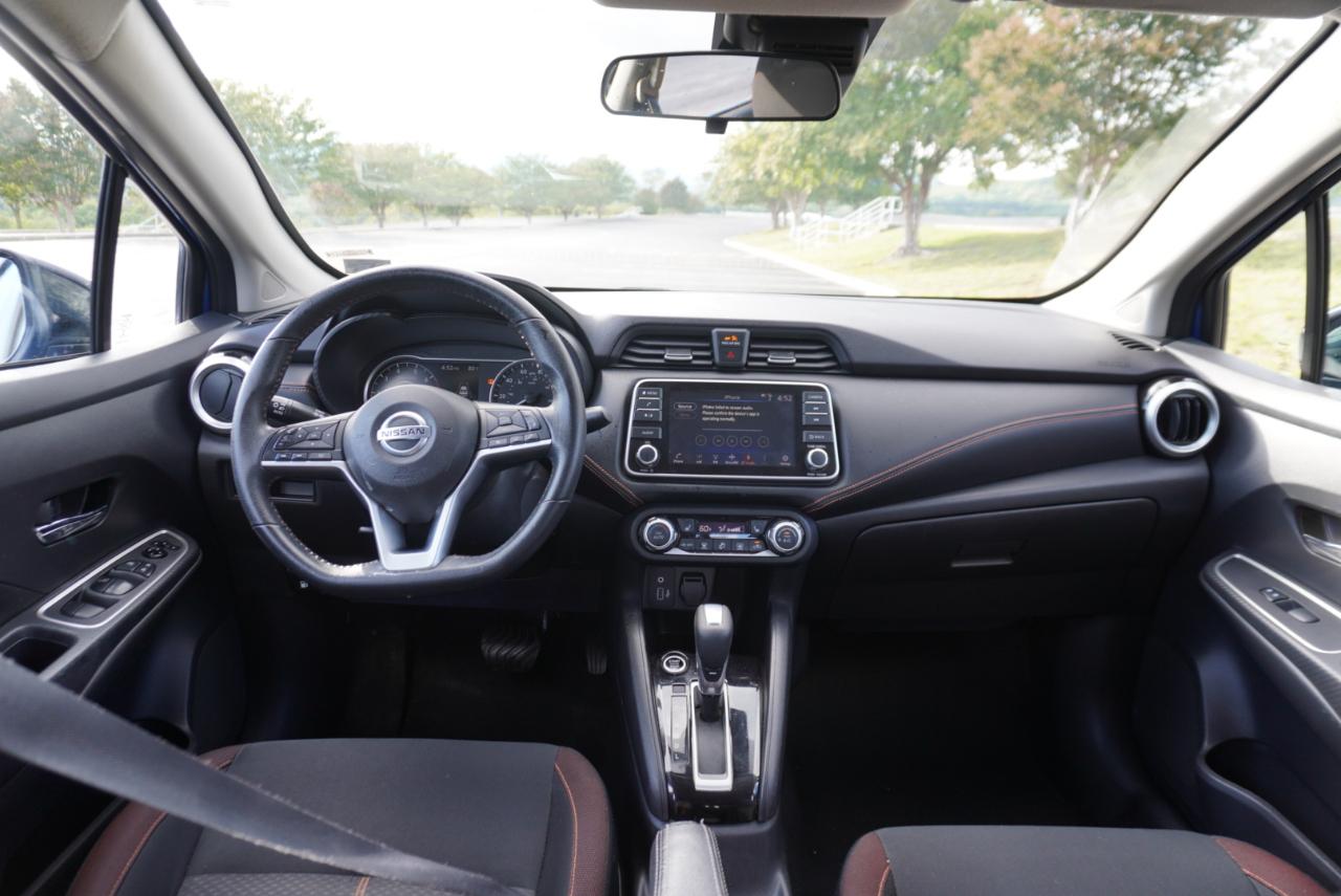 Nissan Versa SR CVT 2022