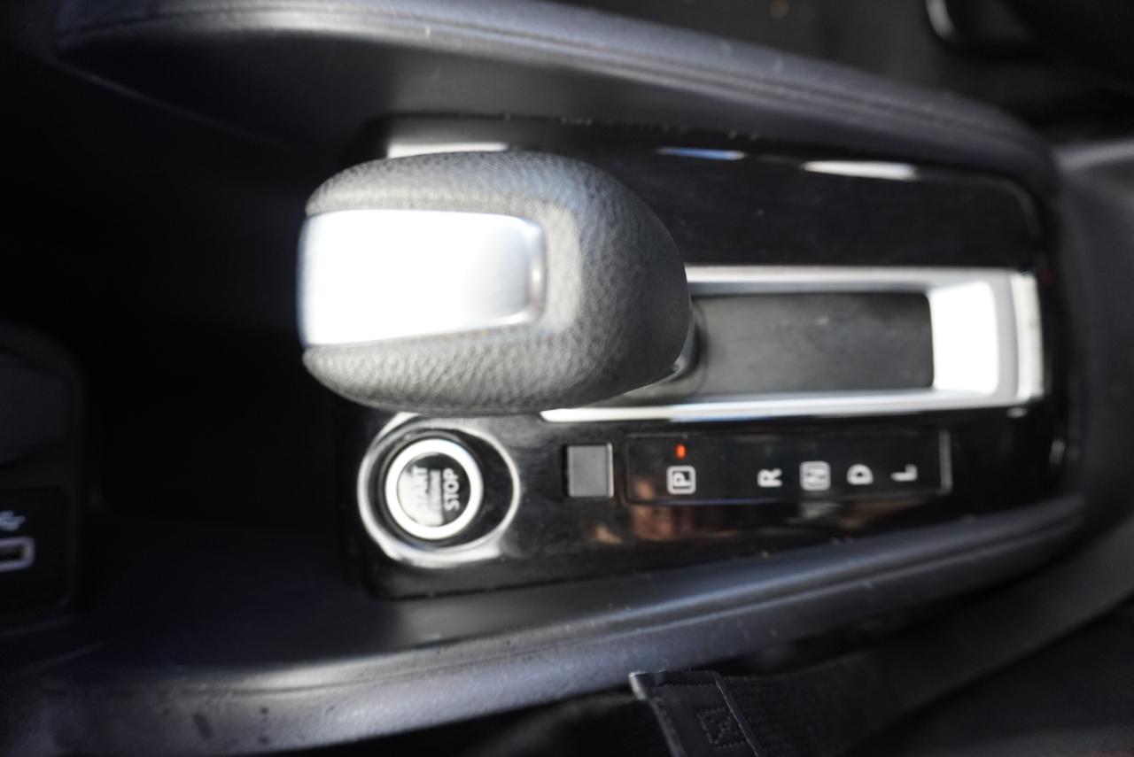 Nissan Versa SR CVT 2022
