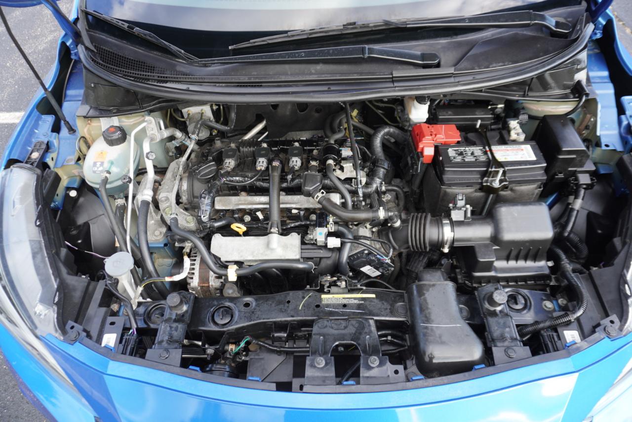Nissan Versa SR CVT 2022