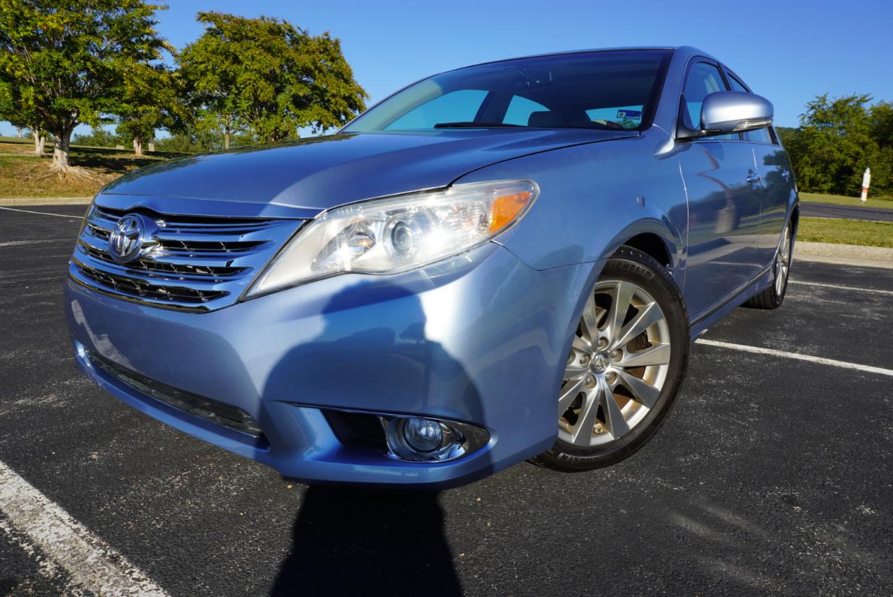 Toyota Avalon 4dr Sdn (Natl) 2012
