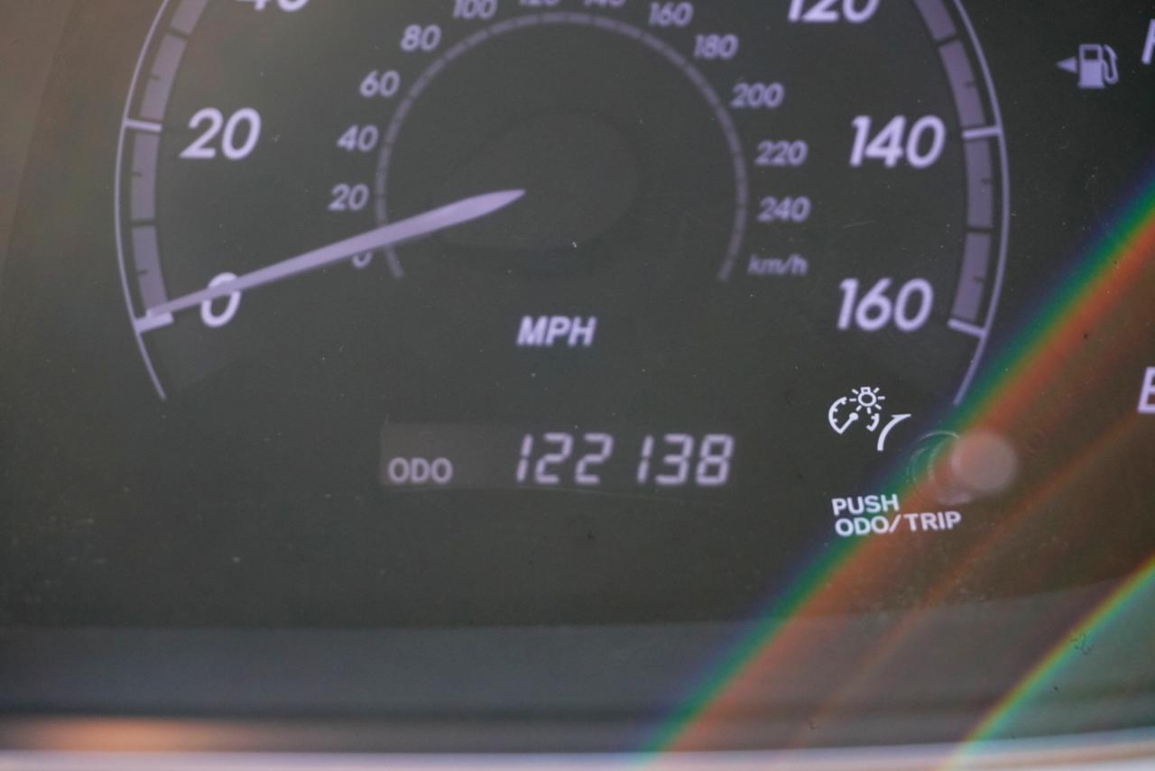 Toyota Avalon 4dr Sdn (Natl) 2012