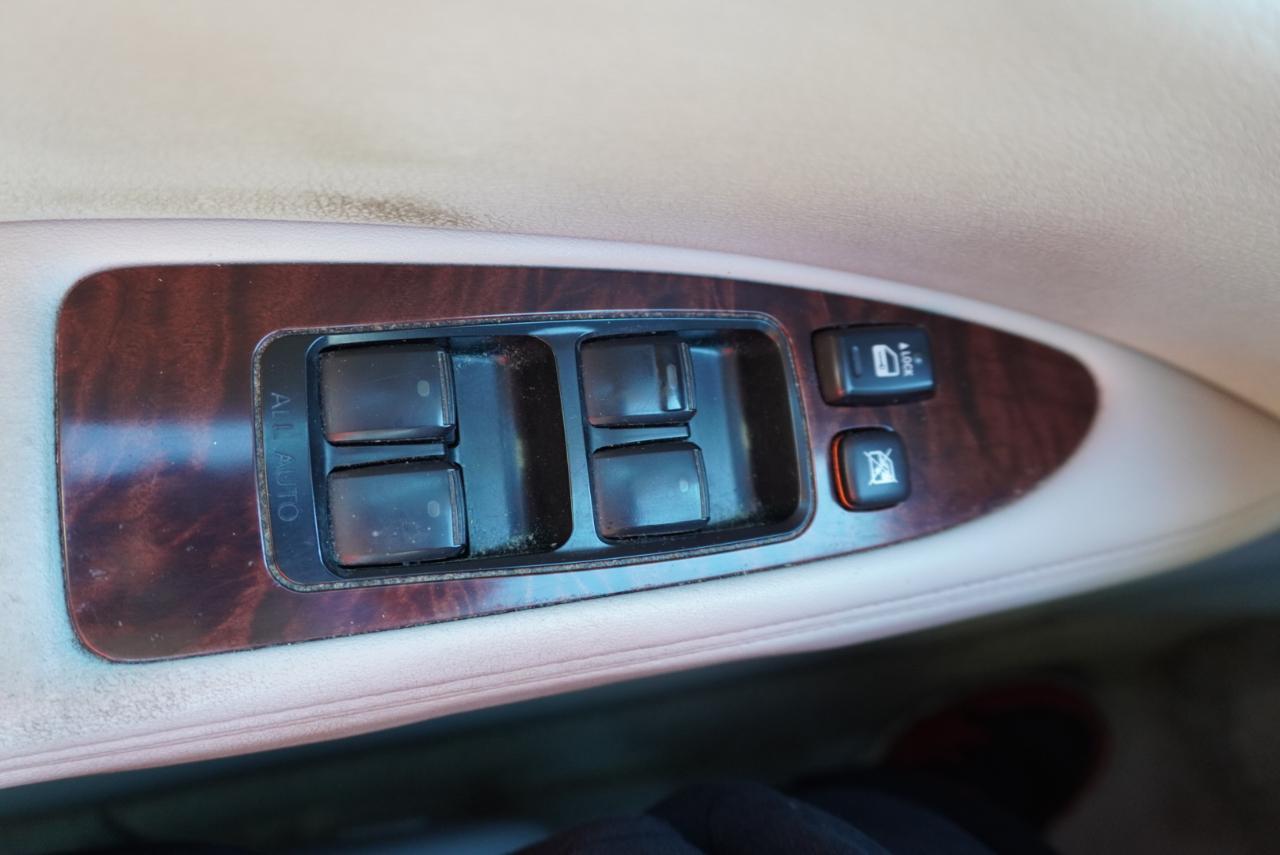 Toyota Avalon 4dr Sdn (Natl) 2012