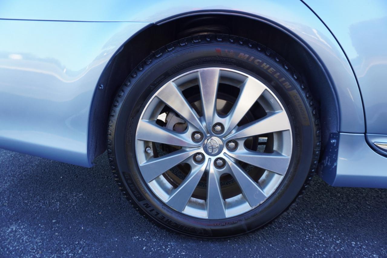 Toyota Avalon 4dr Sdn (Natl) 2012