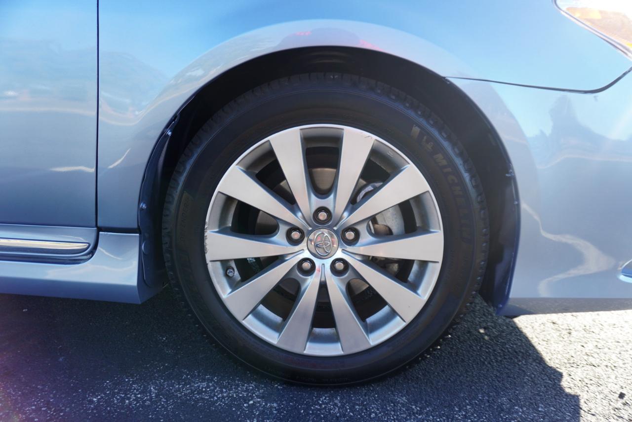 Toyota Avalon 4dr Sdn (Natl) 2012