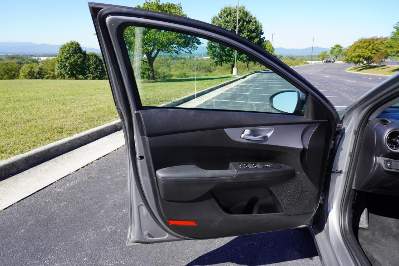 Kia Forte LXS IVT 2023